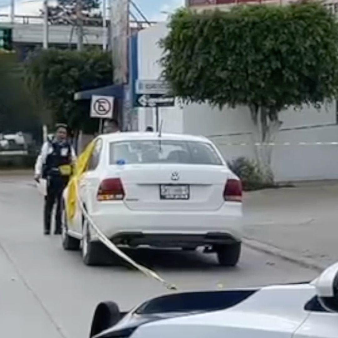 El conductor de 59 años de edad fue identificado en el lugar como Mauricio.